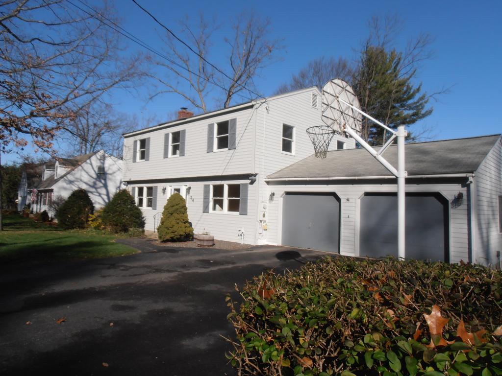 24 Pemberton Road Nashua, NH 03063 - Photo 1 of 27 Gallery Image 1
