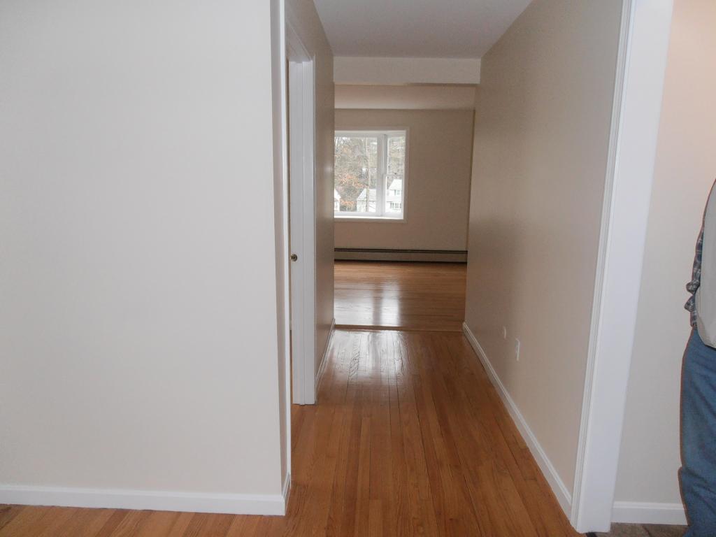 24 Pemberton Road Nashua, NH 03063 - Photo 9 of 27 Gallery Image 9