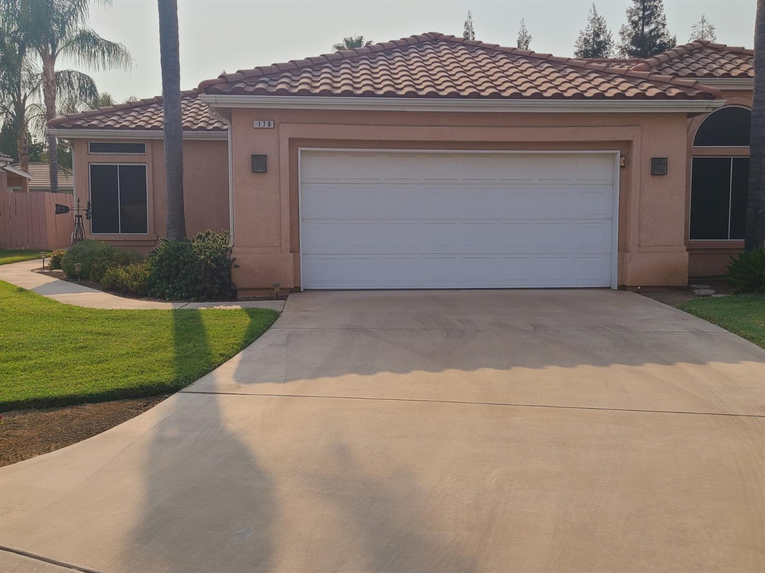 178 Twins Court, Unit 178 Reedley, CA 93654 - Photo 1 of 21 Gallery Image 1