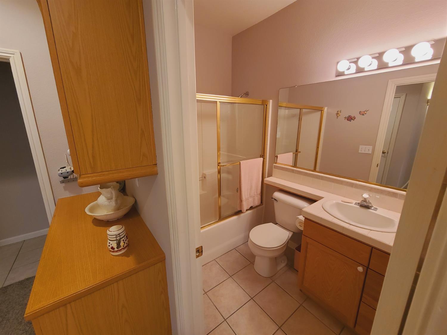 178 Twins Court, Unit 178 Reedley, CA 93654 - Photo 13 of 21 Gallery Image 13