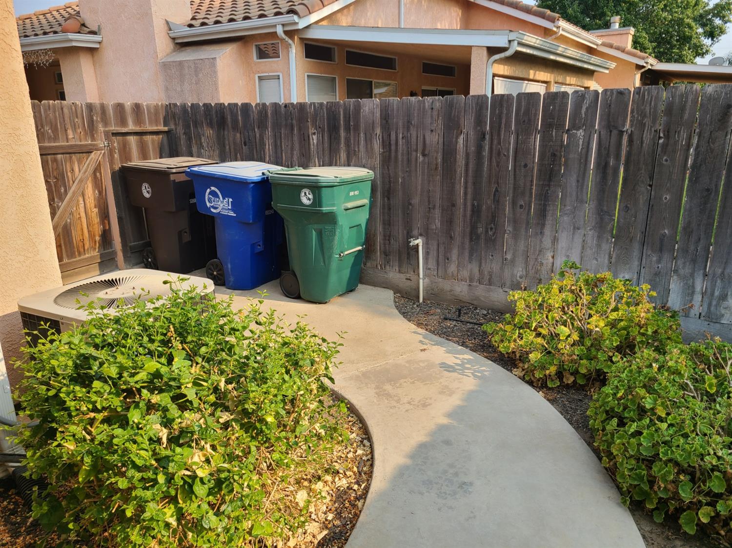 178 Twins Court, Unit 178 Reedley, CA 93654 - Photo 19 of 21 Gallery Image 19
