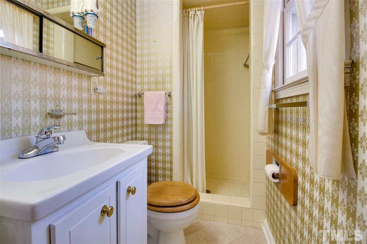 616 Old Farm Road Raleigh, NC 27606 - Photo 12 of 26