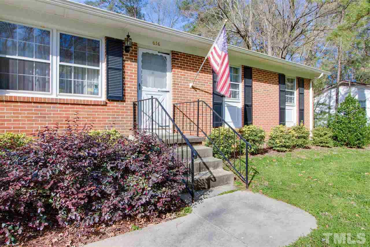 616 Old Farm Road Raleigh, NC 27606 - Photo 4 of 26