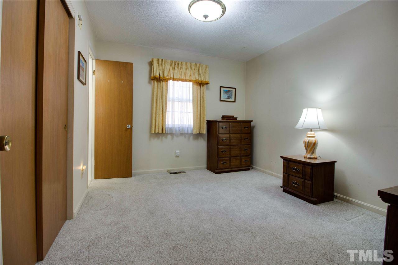 616 Old Farm Road Raleigh, NC 27606 - Photo 8 of 26