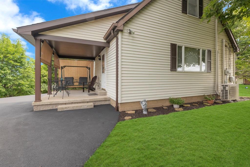 1083 Chapel Road Monaca, PA 15061 - Photo 3 of 29 Gallery Image 3