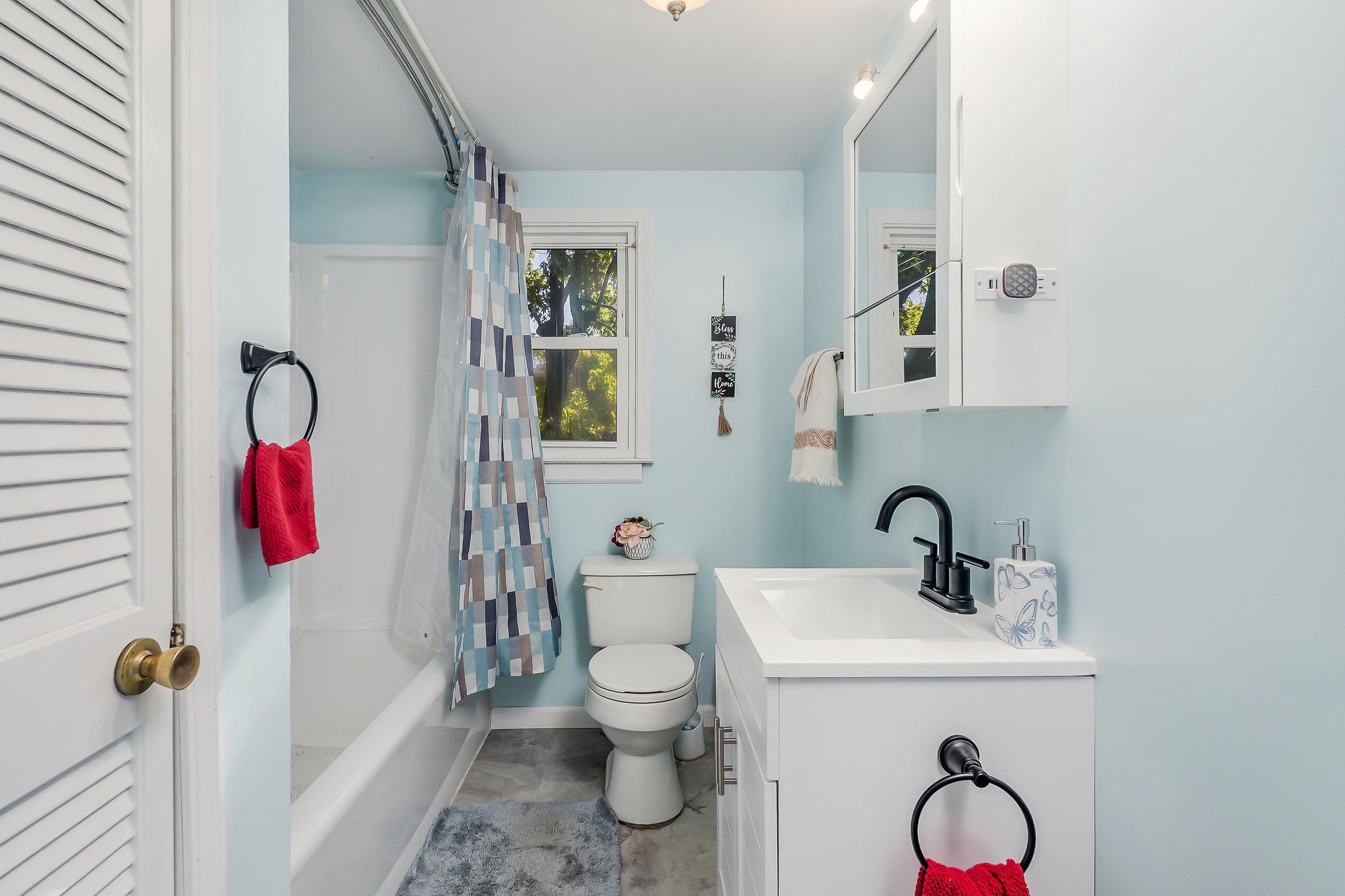 2634 Pine Grove Road Spencer, TN 38585 - Photo 14 of 33 a bathroom with a sink toilet and shower