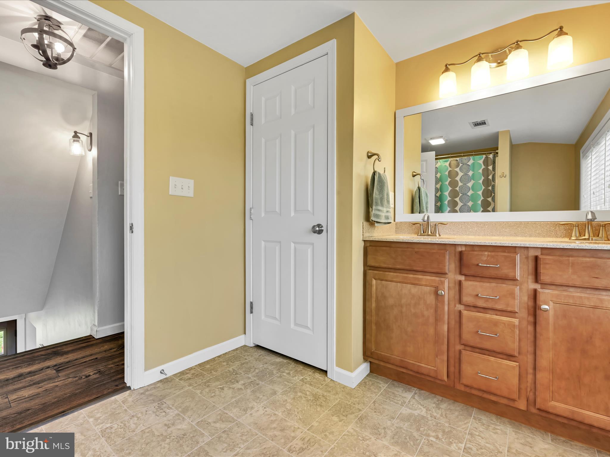 397 Jay Lane Mountville, PA 17554 - Photo 22 of 32 bathroom