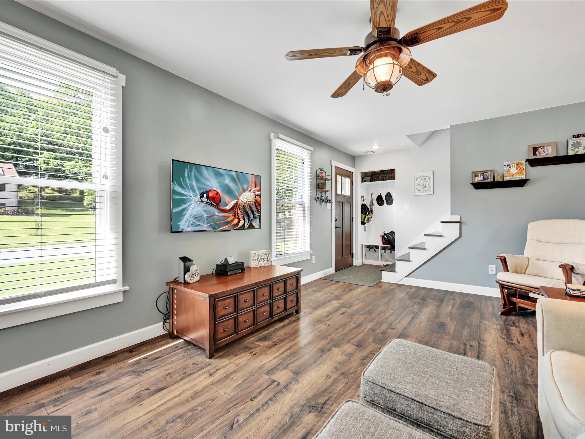 397 Jay Lane Mountville, PA 17554 - Photo 3 of 32 living room
