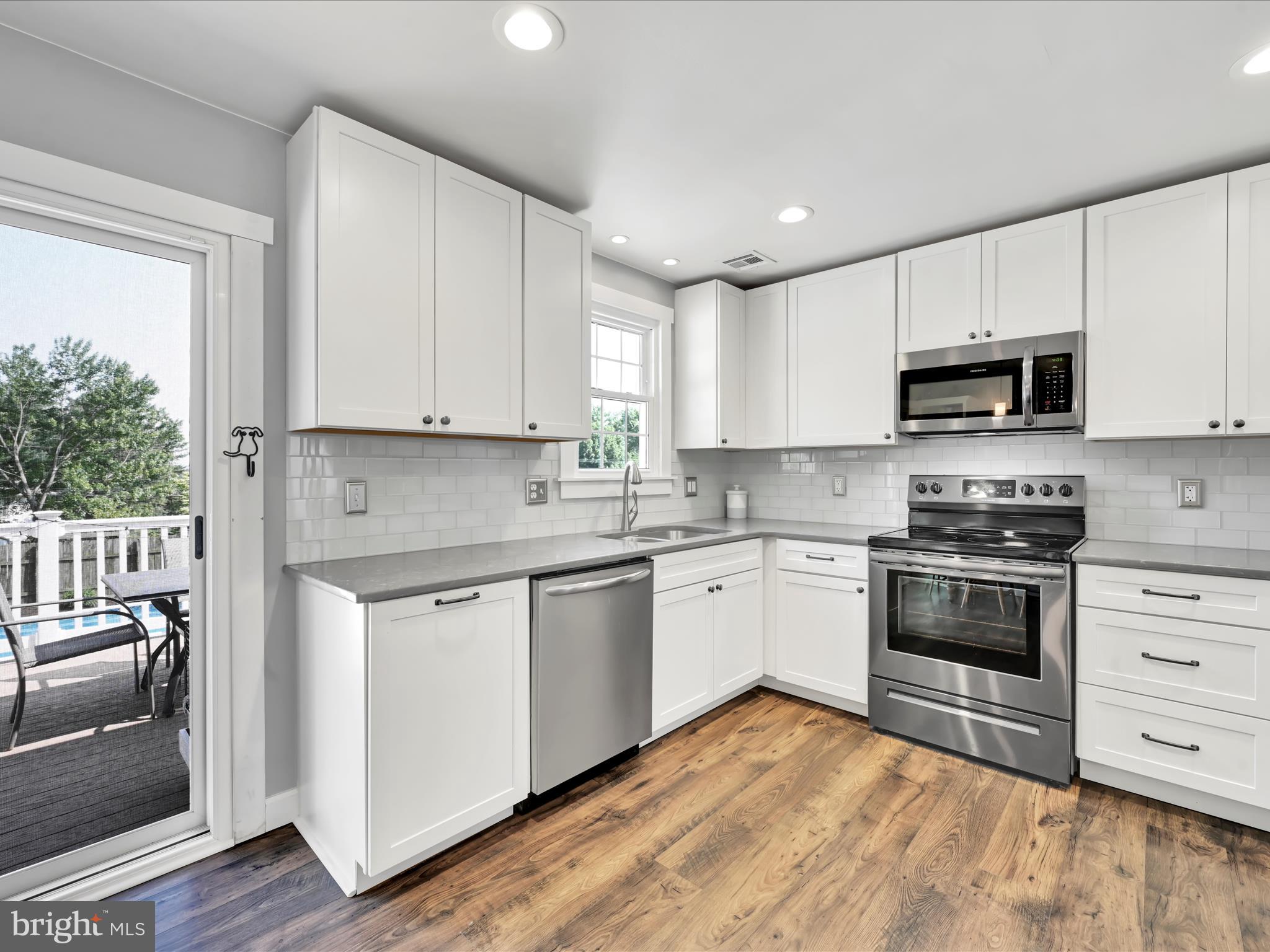 397 Jay Lane Mountville, PA 17554 - Photo 8 of 32 kitchen