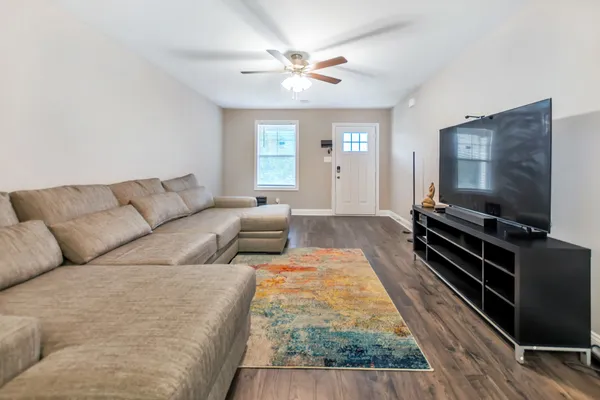 $295,000 | 1307 Hugh Hunter Road, Oak Grove, KY 42262