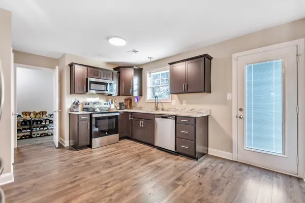 $295,000 | 1307 Hugh Hunter Road, Oak Grove, KY 42262