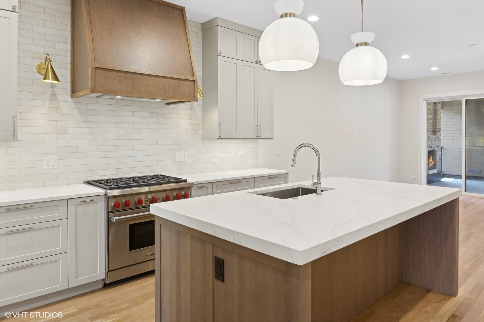 3740 North Racine Avenue, Unit 1 Chicago, IL 60613 - Photo 3 of 10