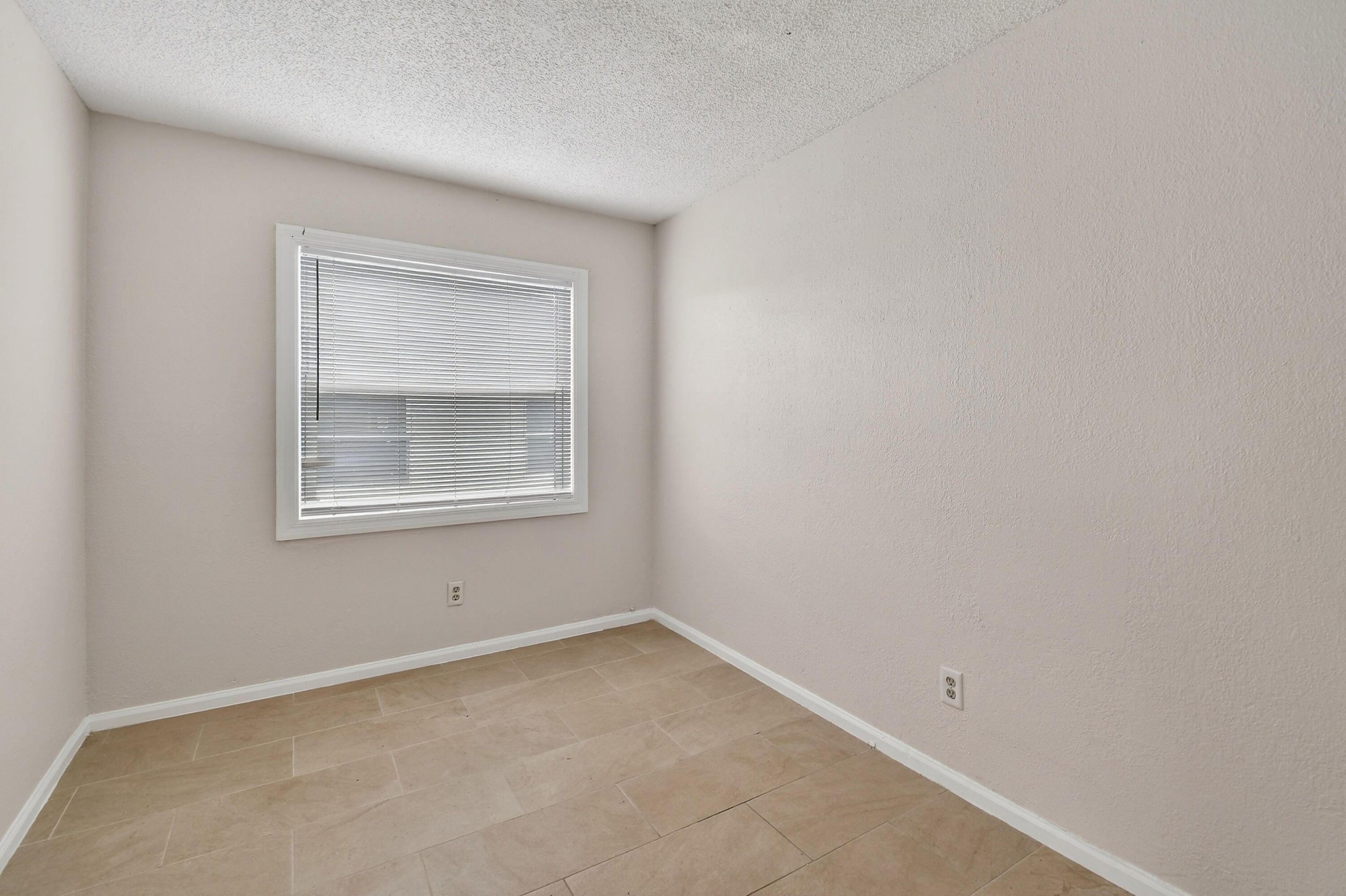 1618 West 26th Court, Unit D Riviera Beach, FL 33404 - Photo 11 of 15 11