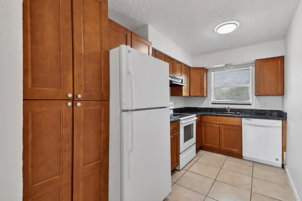 $1,950 | 1618 West 26th Court, Unit D, Riviera Beach, FL 33404