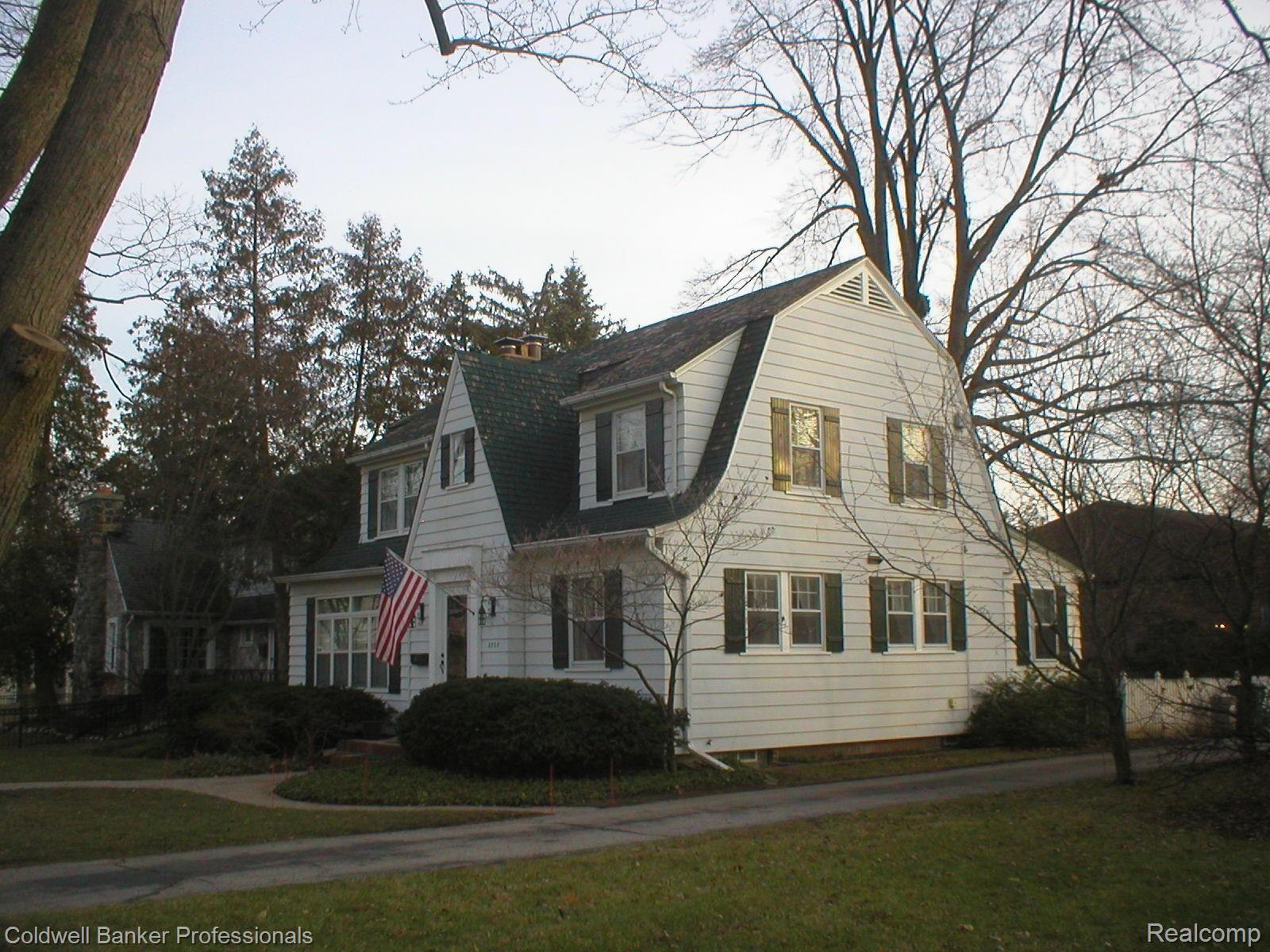 2252 Yorkshire Road Birmingham, MI 48009 - Photo 2 of 34 A charming Dutch colonial