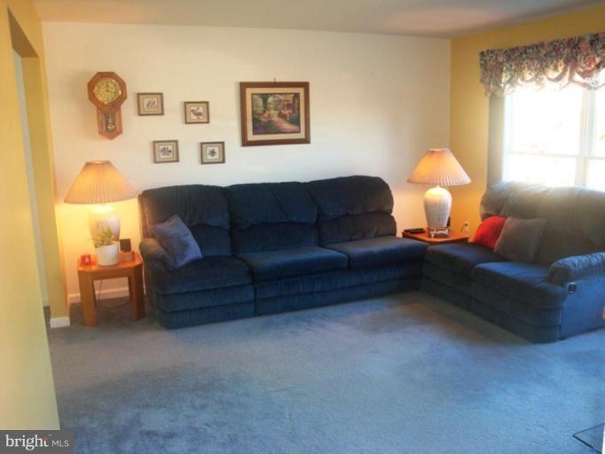 218 Farm Road Aberdeen, MD 21001 - Photo 17 of 18 Living Room