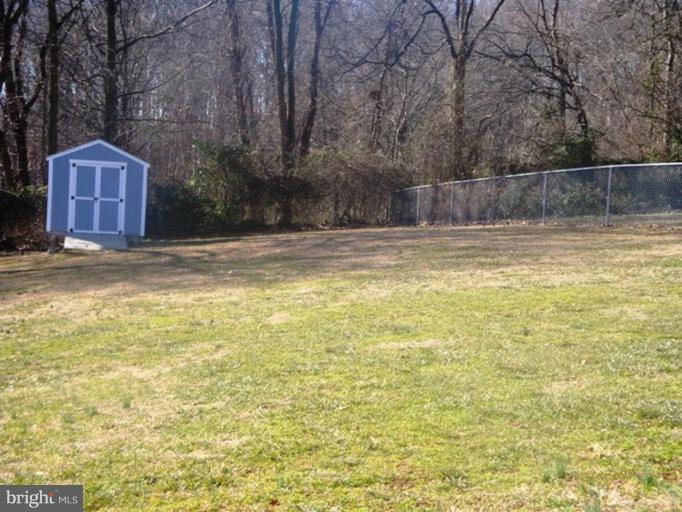 218 Farm Road Aberdeen, MD 21001 - Photo 4 of 18 Back yard