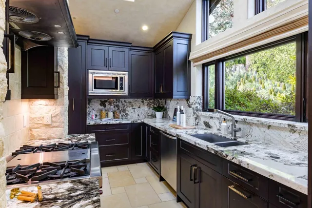 $6,988,000 | 40 Tagus Court, Portola Valley, CA 94028