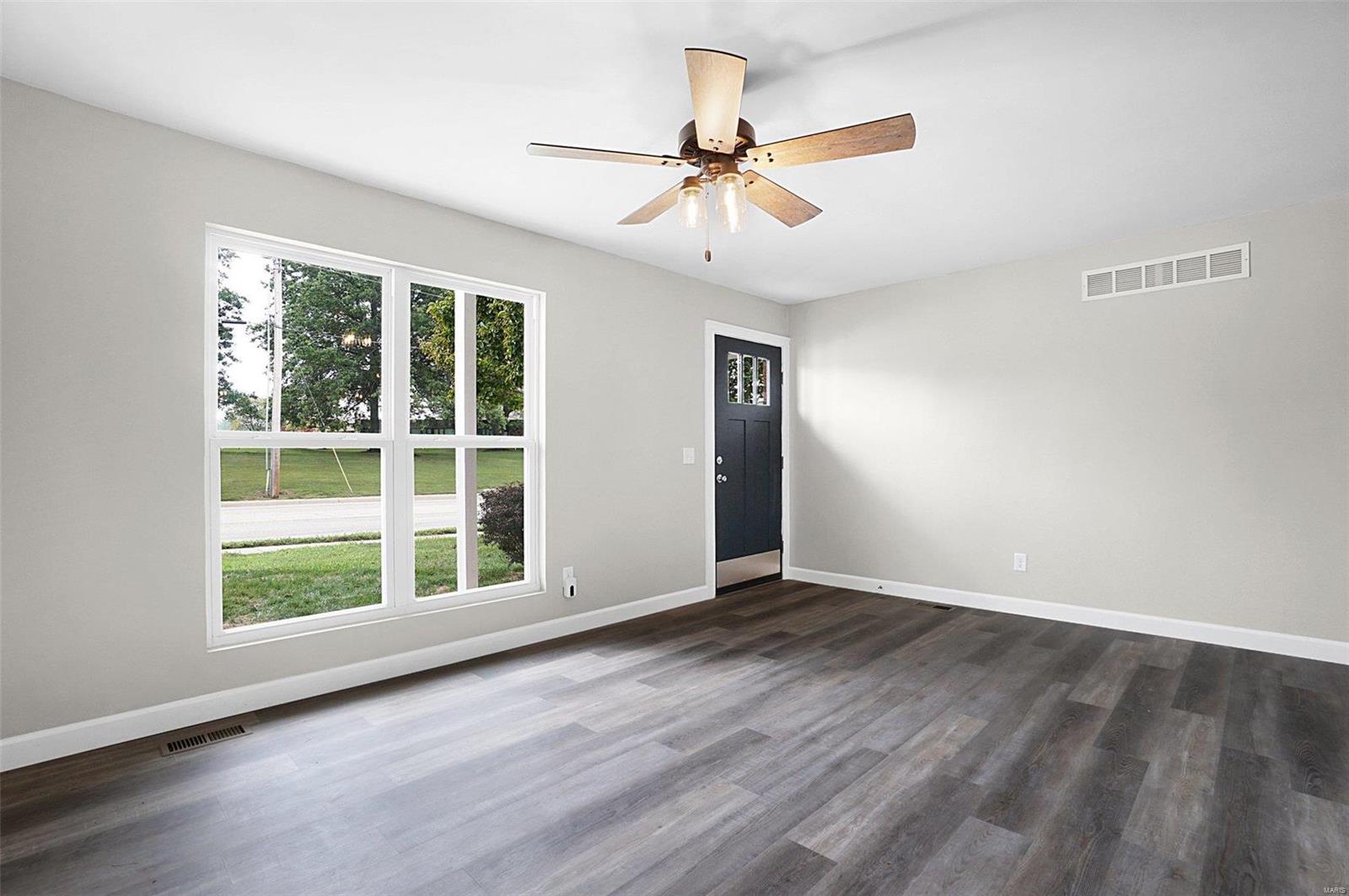 4121 McClay Road St. Charles, MO 63304 - Photo 5 of 21