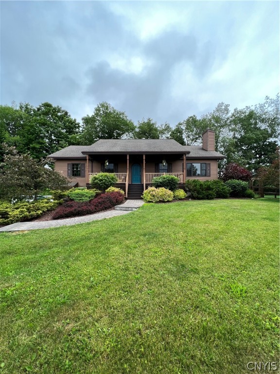 Handsome Ranch w/fully finished lower level & gara