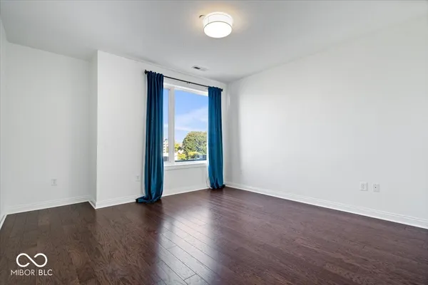 $770,000 | 333 Massachusetts Avenue, Unit 401, Indianapolis, IN 46204