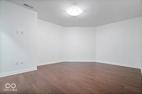 $770,000 | 333 Massachusetts Avenue, Unit 401, Indianapolis, IN 46204