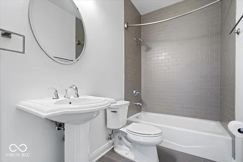 $770,000 | 333 Massachusetts Avenue, Unit 401, Indianapolis, IN 46204