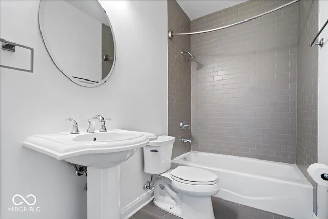 $770,000 | 333 Massachusetts Avenue, Unit 401, Indianapolis, IN 46204