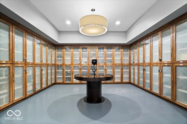 $770,000 | 333 Massachusetts Avenue, Unit 401, Indianapolis, IN 46204