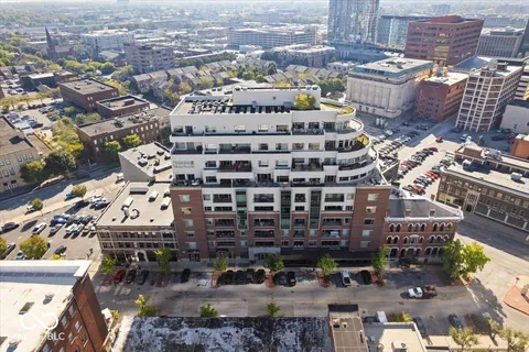 $770,000 | 333 Massachusetts Avenue, Unit 401, Indianapolis, IN 46204