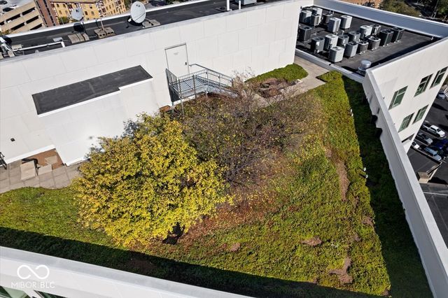 $770,000 | 333 Massachusetts Avenue, Unit 401, Indianapolis, IN 46204