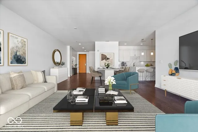 $770,000 | 333 Massachusetts Avenue, Unit 401, Indianapolis, IN 46204