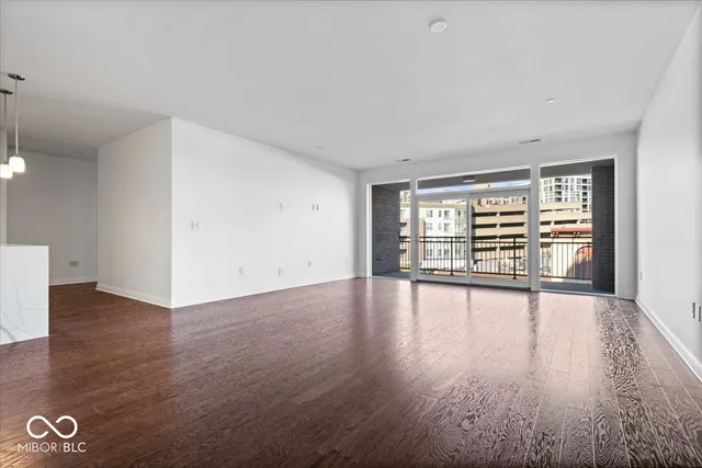$770,000 | 333 Massachusetts Avenue, Unit 401, Indianapolis, IN 46204