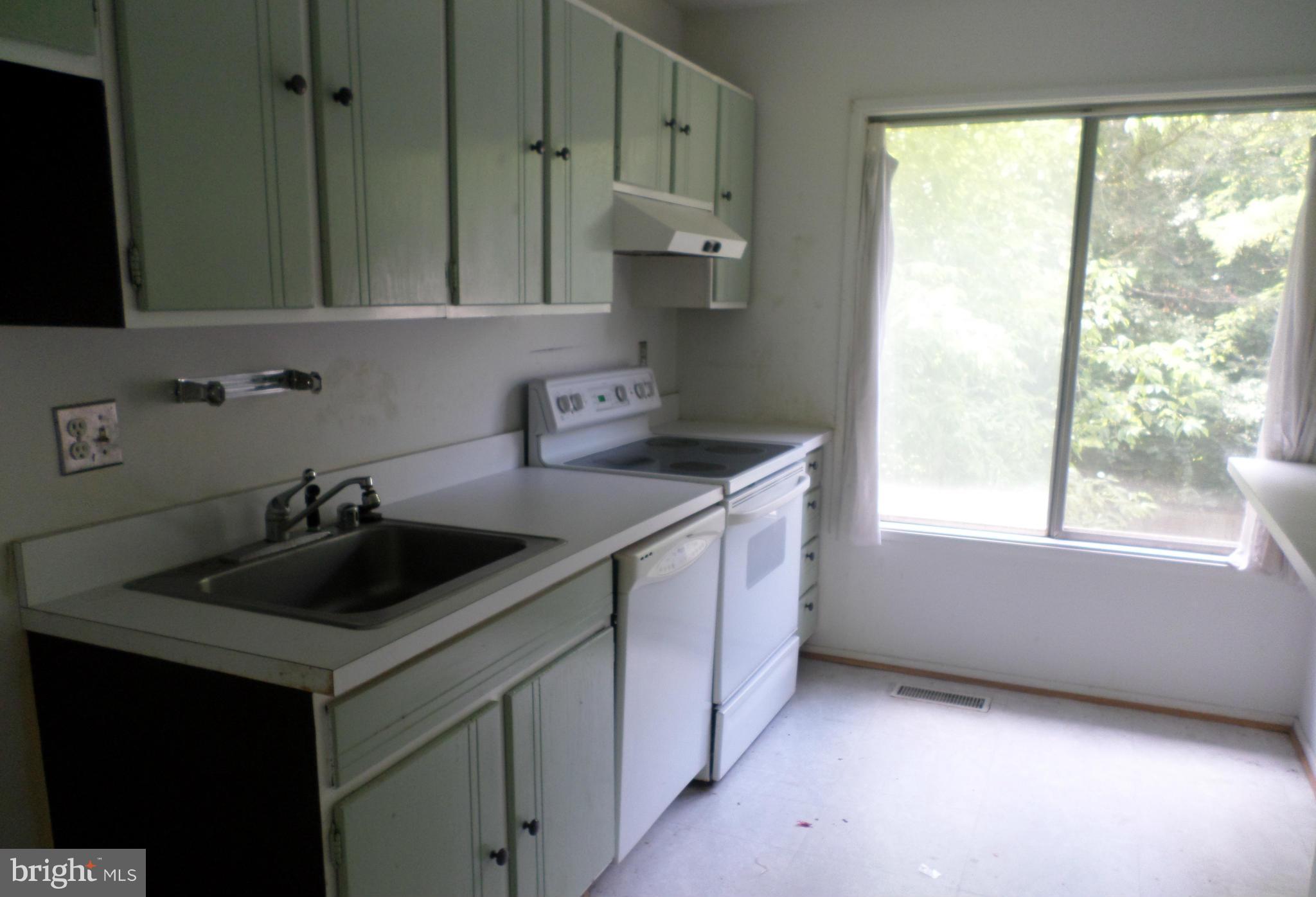 10102 Stoneybrook Drive Silver Spring, MD 20910 - Photo 5 of 16 Kitchen