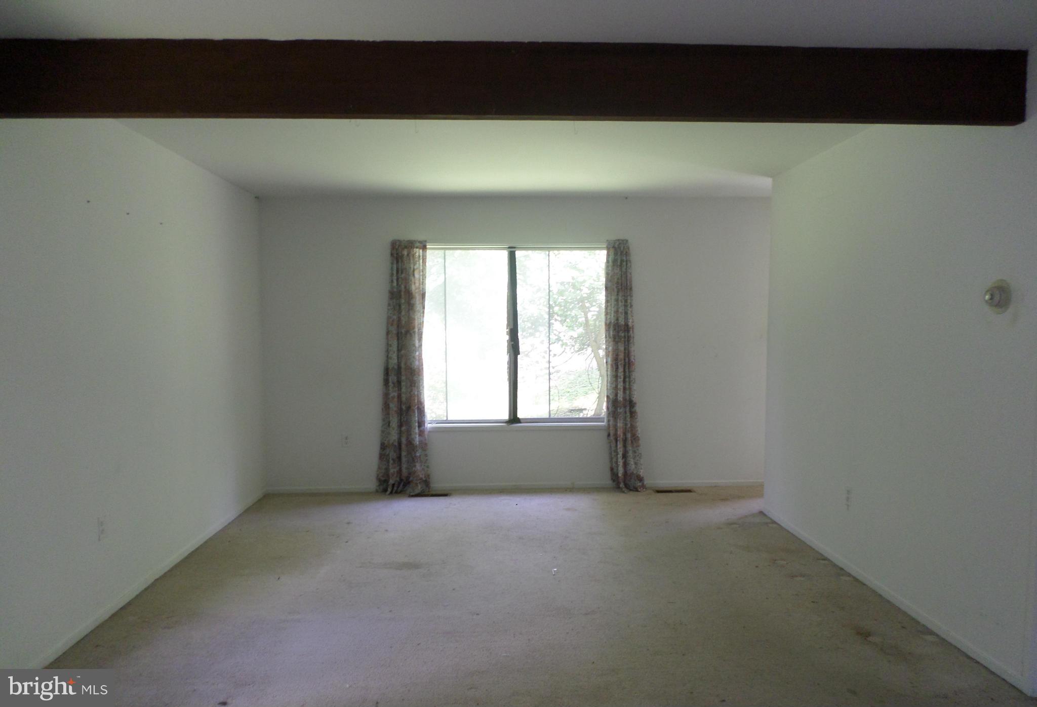 10102 Stoneybrook Drive Silver Spring, MD 20910 - Photo 7 of 16 Living Room