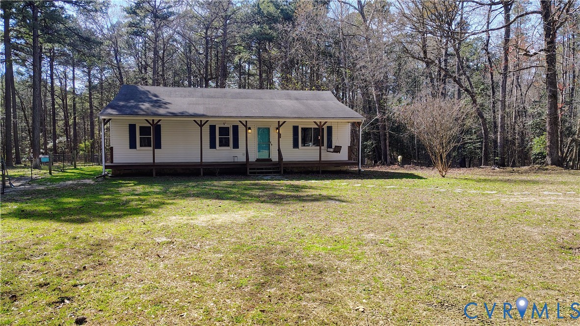 9514 Squirrel Level Road Petersburg, VA 23803 - Photo 3 of 32 Huge Front Yard!