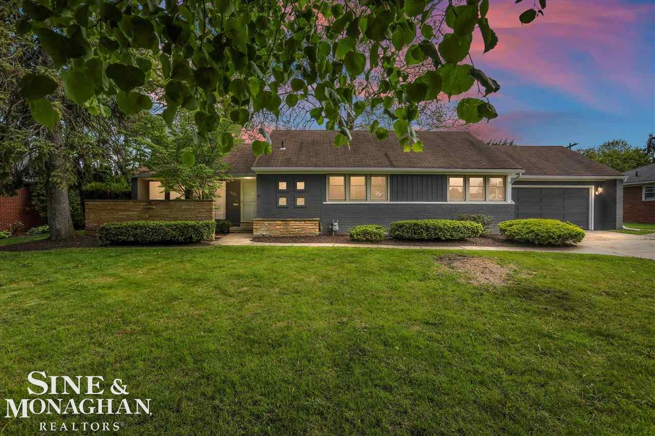 489 Shelbourne Road Grosse Pointe Farms, MI 48236 - Photo 1 of 28