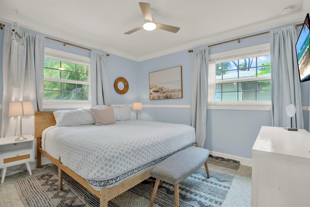 5572 100th Way North St. Petersburg, FL 33708 - Photo 18 of 34
