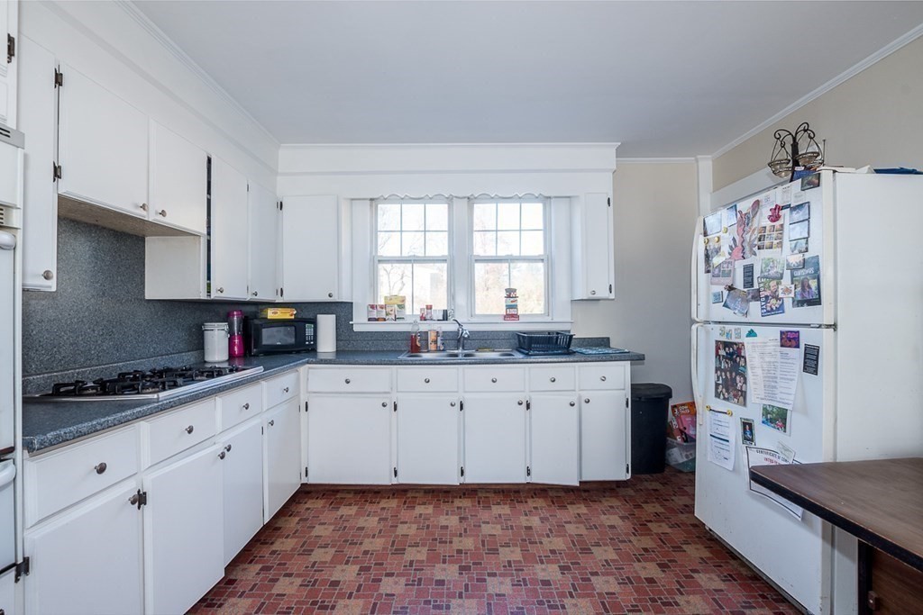688 Common Street Walpole, MA 02081 - Photo 17 of 32 Gallery Image 17