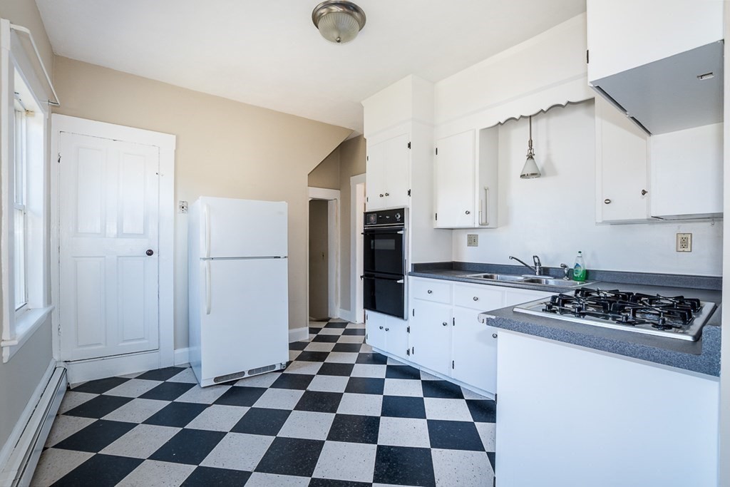 688 Common Street Walpole, MA 02081 - Photo 10 of 32 Gallery Image 10