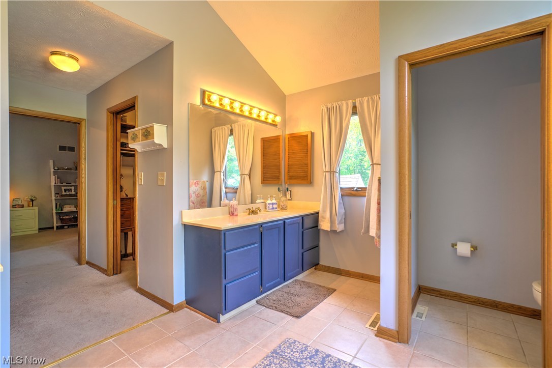 4622 Pinewood Path Akron, OH 44321 - Photo 18 of 35 Master Bath