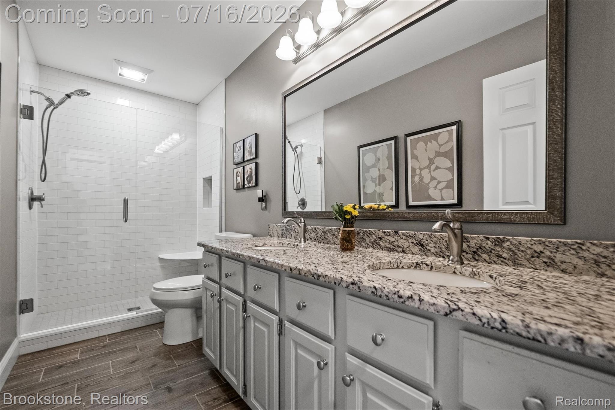 1694 Foresthill Drive Rochester, MI 48306 - Photo 36 of 55 41-Foresthill-5.jpg