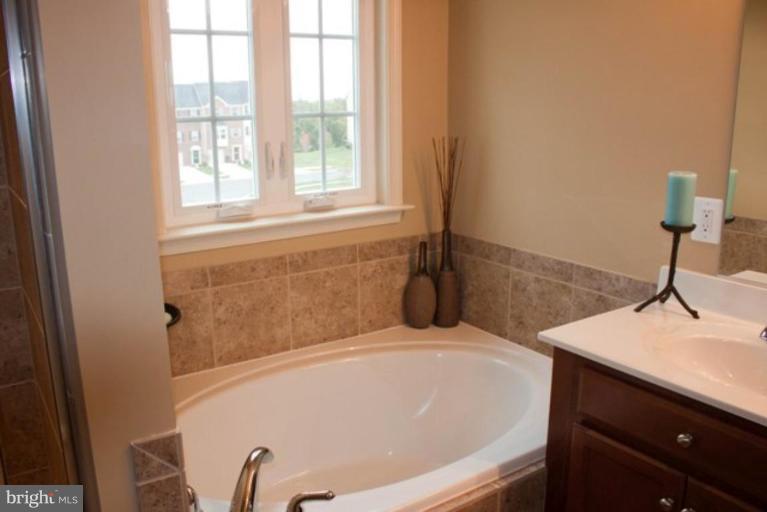 101 Short Branch Road Stafford, VA 22556 - Photo 11 of 11 Master Bath