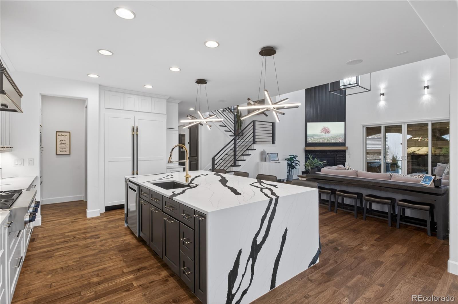 219 Maplehurst Point Highlands Ranch, CO 80126 - Photo 11 of 50