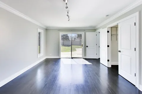 $894,500 | 2055 Walnut Circle, Northbrook, IL 60062