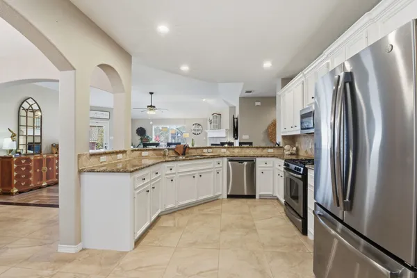 $1,975 | 102 Golfview Court, Montgomery, TX 77356