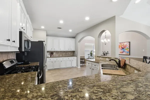 $1,975 | 102 Golfview Court, Montgomery, TX 77356