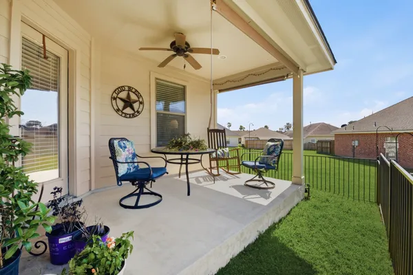 $1,975 | 102 Golfview Court, Montgomery, TX 77356