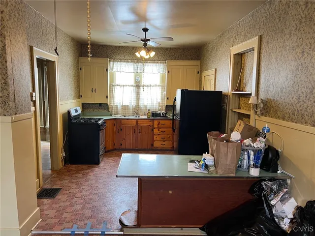 $155,000 | 221 Park Avenue, Oneida, NY 13421