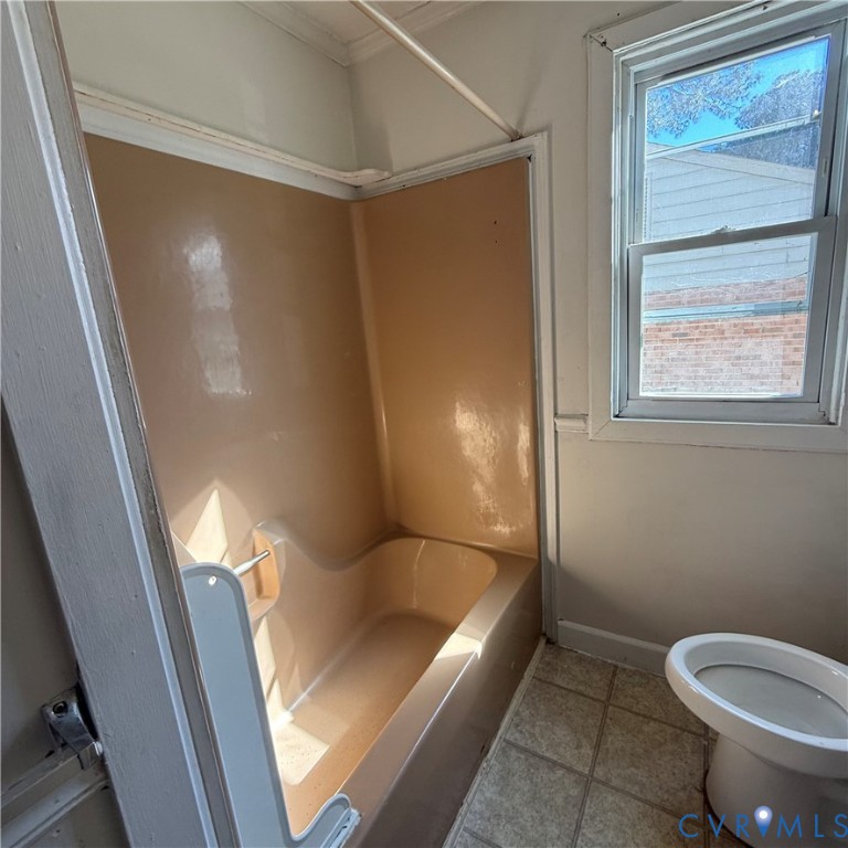 2928 Springview Drive Richmond, VA 23234 - Photo 12 of 15 a bathroom with a tub and window